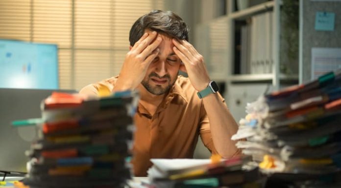 Leaders Make Worse Decisions Under Pressure