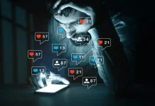 Are You Addicted to Scrolling? The New Digital Habit that is Stealing Our Recovery Concept of using a smartphone for social media and Digital Habit