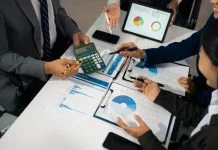 Growing Businesses Pay a Mixed Workforce