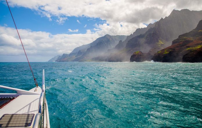iStock-608517976 (1) (1) Local Recommendations Every Traveler Uses - Sailing, napali coast