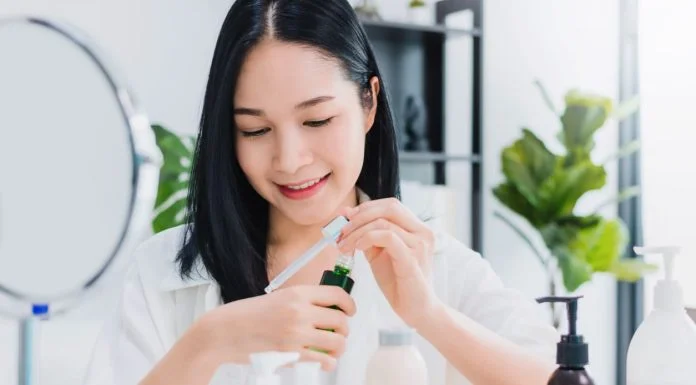 Beauty Startups From Idea to Scale - make up and use cosmetics