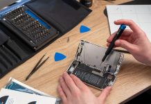Phone Repair Industry - repairs an iPhone