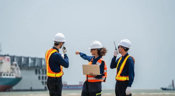 Choosing the Right Offshore - maritime logistics team