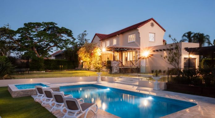 Before “Deep Luxury” Had a Name, Evgeny Skigin Built a House Around It Deep Luxury and Evgeny Skigin - Modern pool with a large house