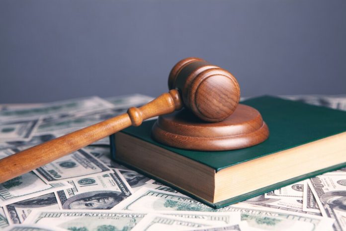 sasun-bughdaryan-e11Oa3kvx4c-unsplash (1) (1) gavel use by a Lawyer